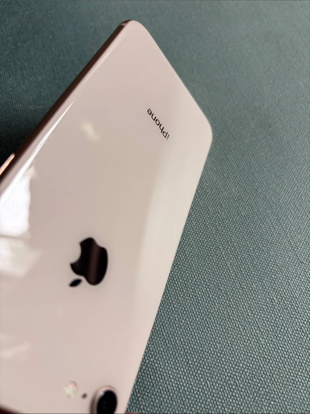 Apple iPhone 8 Rose Gold ****FOR PARTS ONLY****
